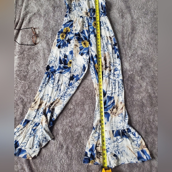 *NWT* ILLA ILLA Floral Wide Leg Jumpsuit Blue White Boho Tiered Ruffle Hem SMALL - Picture 4 of 10